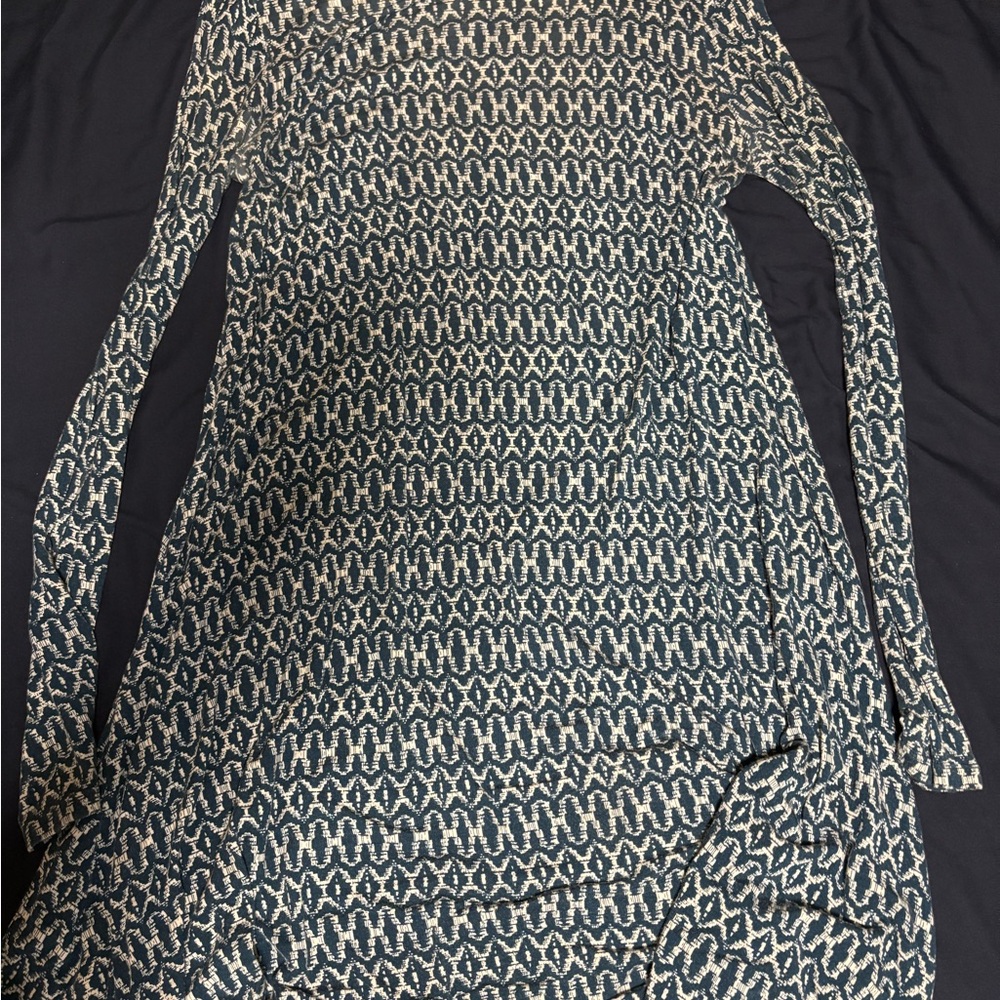 Old Navy Black and white Long Sleeve Dress